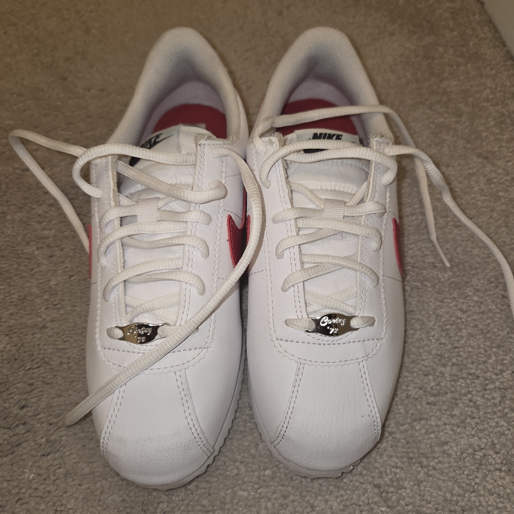 Nike White and Red Sneakers